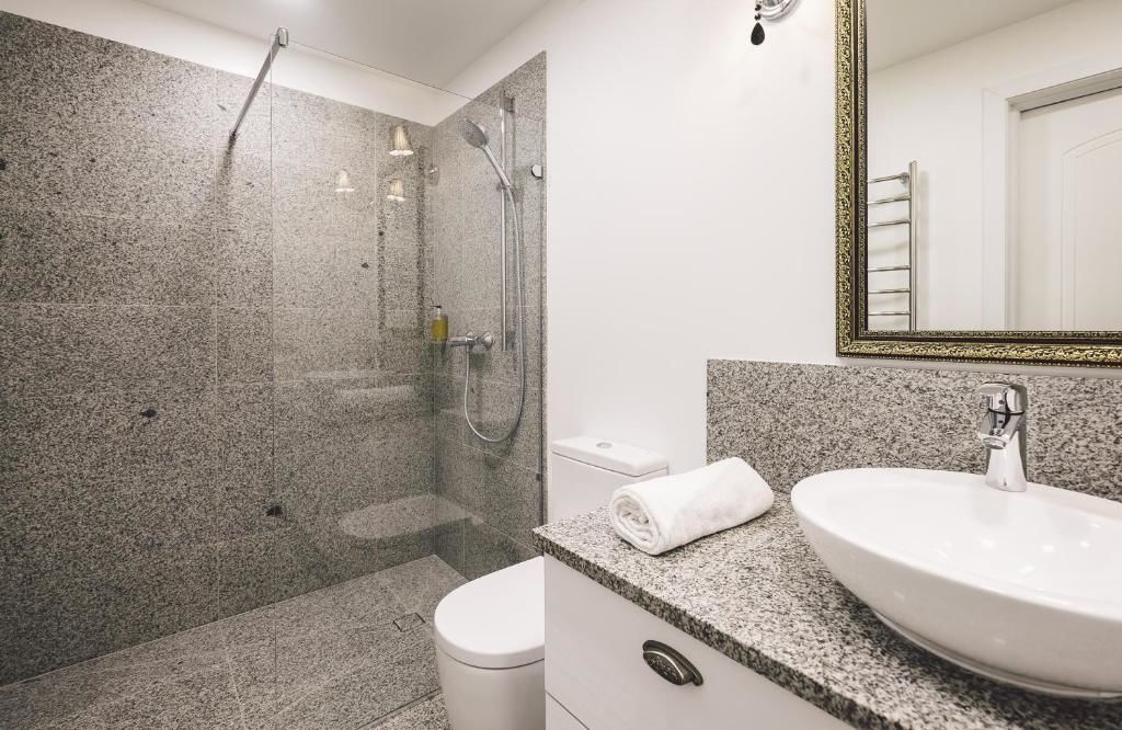 Апартаменты Supreme Jacuzzi Apartment Клайпеда-28